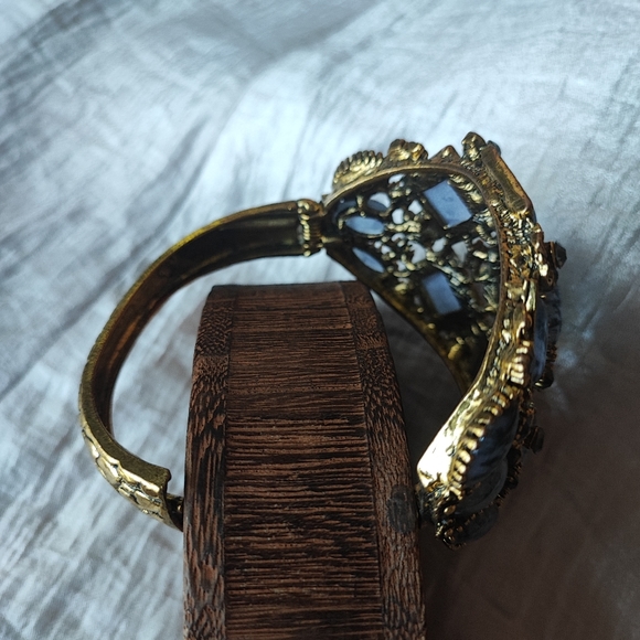 Huge Gold Tone Bangle Clamper Bracelet Glass Gray Mottled Square Stones Unsigned - Picture 5 of 12